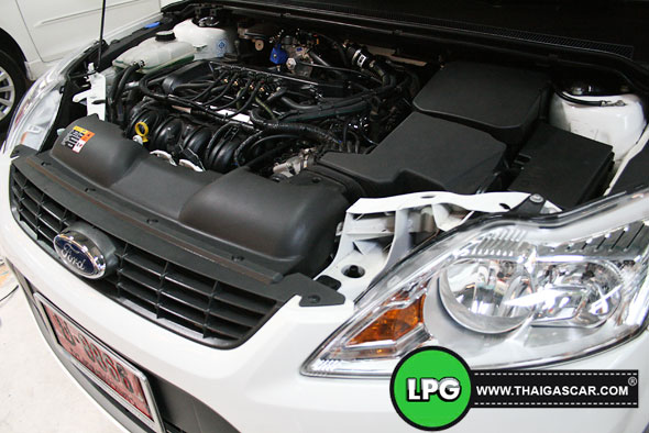 ford new focus ห้องเครื่องหลังติดแก๊ส 2