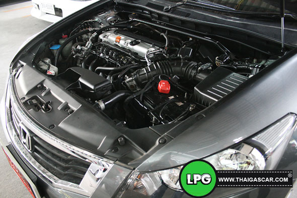 new accord g8 ห้องเครื่องที่ติดตั้งหัวฉีดแล้วอีกมุม