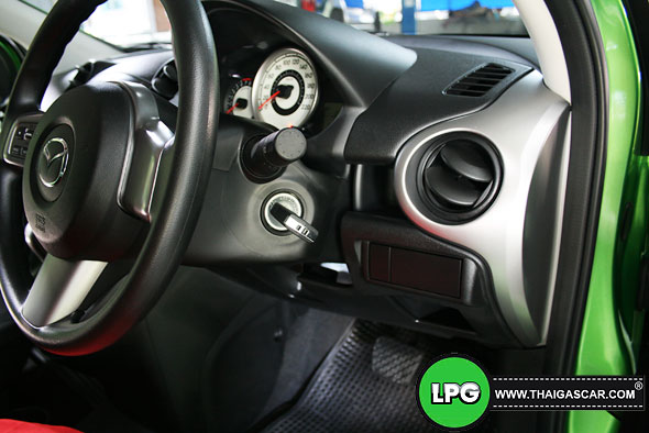 mazda 2 ติดแก๊ส