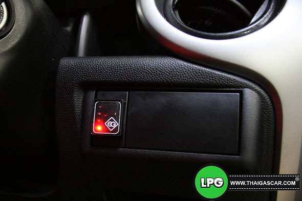 mazda 2 ติดแก๊ส