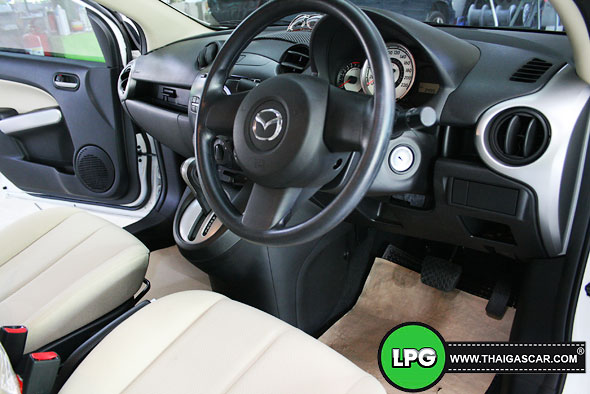 mazda 2 ติดแก๊ส