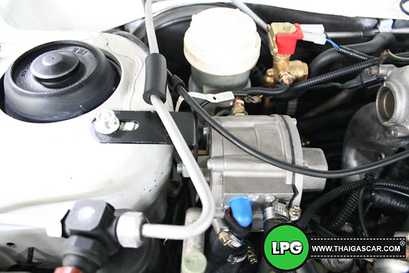 lancer ท้ายเบนซ์ ติดแก๊ส