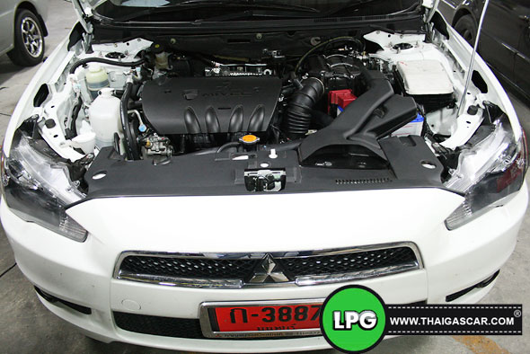 mitsubishi laner ex ห้องเครื่องหลังติดแก๊ส