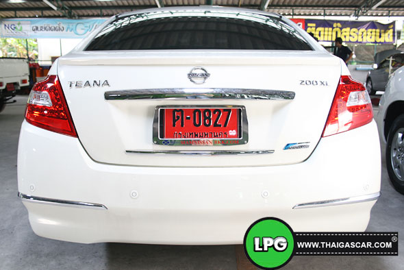 nissan new teana ท้ายรถ