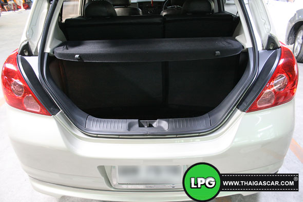 nissan tiida hatchback เปิดท้าย