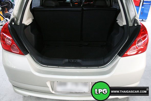 nissan tiida hatchback เปิดท้าย