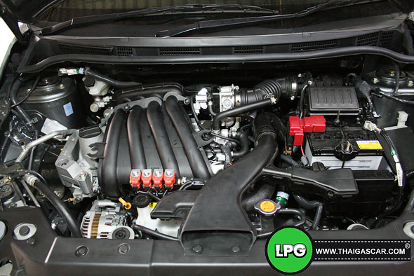 nissan tiida hatchback ภาพรวมติดตั้งแก๊สห้องเครื่อง