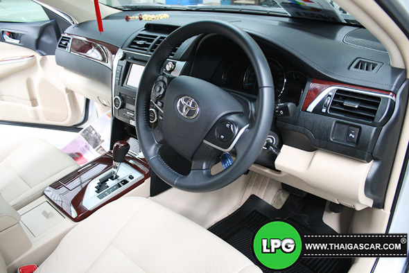 New Camry 2.5G ปี 2012  ติดแก๊ส 09