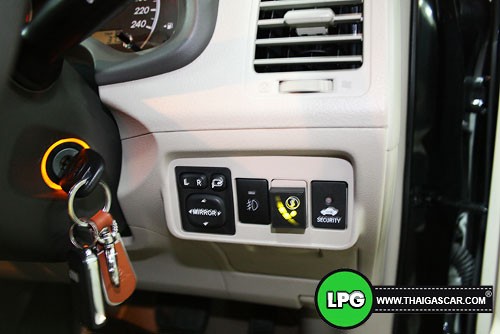 new altis ติดแก๊ส